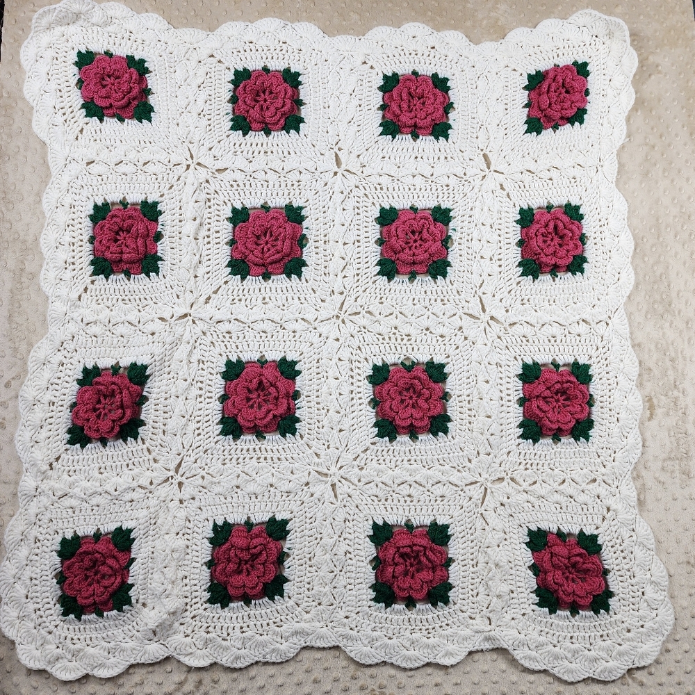 VINTAGE Floral Crocheted Lap Blanket Afghan Throw with Dimensional Flowers